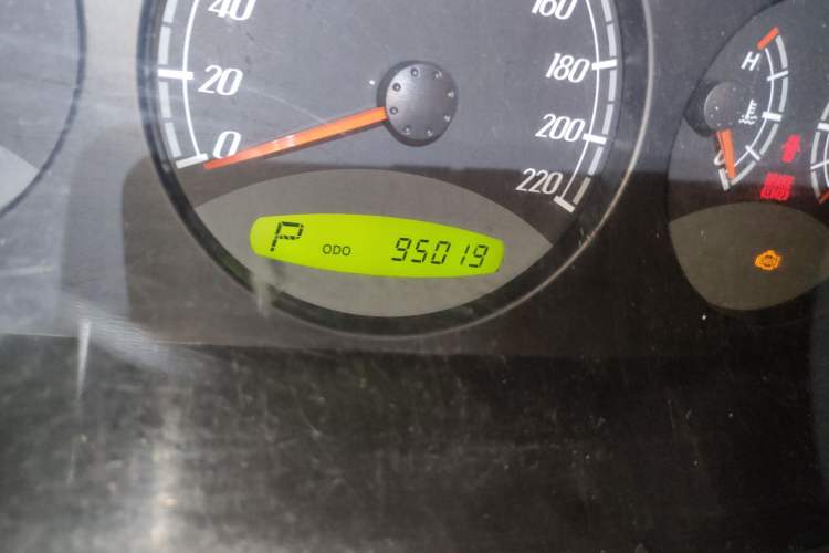 Used Roewe W5 2011 1.8T 2WD Automatic Trend Edition Odometer Close Up