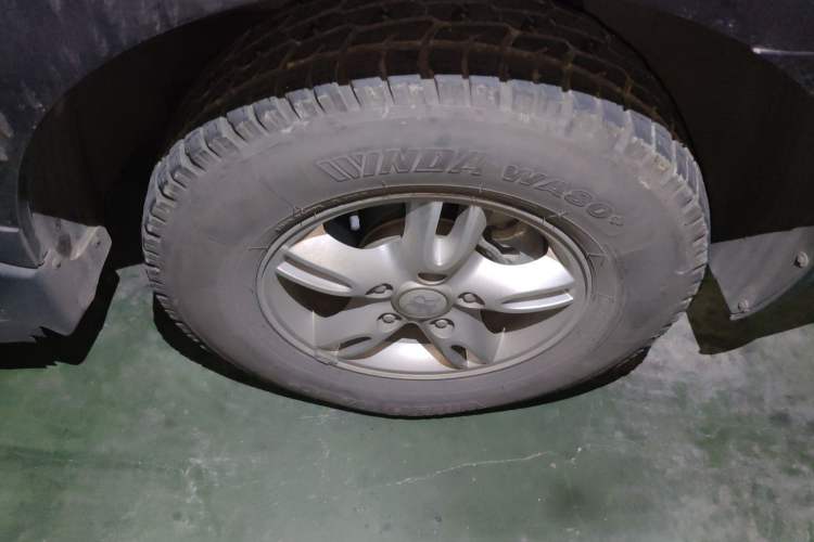 Used Roewe W5 2011 1.8T 2WD Automatic Trend Edition Right Front Wheel Hub