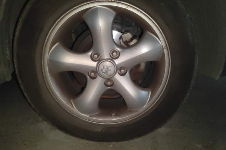 Used Roewe W5 2011 1.8T 4WD Automatic High-Rise Edition Right Front Wheel Hub
