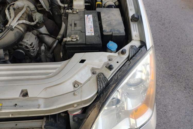 Used Roewe W5 2011 1.8T 4WD Automatic High-Rise Edition Engine Bay Left