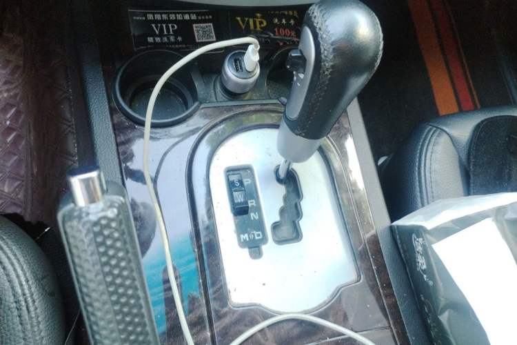 Used Roewe W5 2011 1.8T 4WD Automatic High-Rise Edition Gear Lever