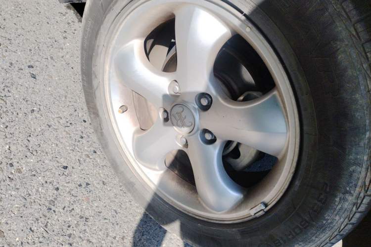 Used Roewe W5 2011 1.8T 4WD Automatic High-Rise Edition Right Front Wheel Hub