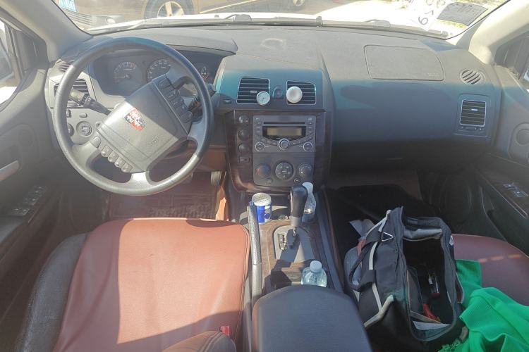 Used Roewe W5 2011 1.8T 2WD Manual Chiyu Edition Center Console