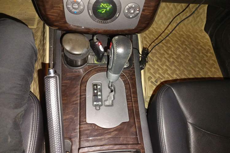 Used Roewe W5 2011 1.8T 4WD Automatic High-Rise Edition Gear Lever