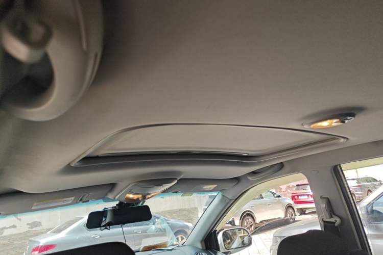 Used Roewe W5 2011 1.8T 2WD Automatic Trend Edition Headliner