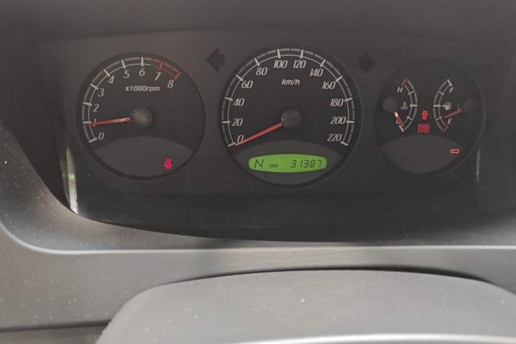 Used Roewe W5 2011 1.8T 2WD Automatic Trend Edition Odometer Close Up