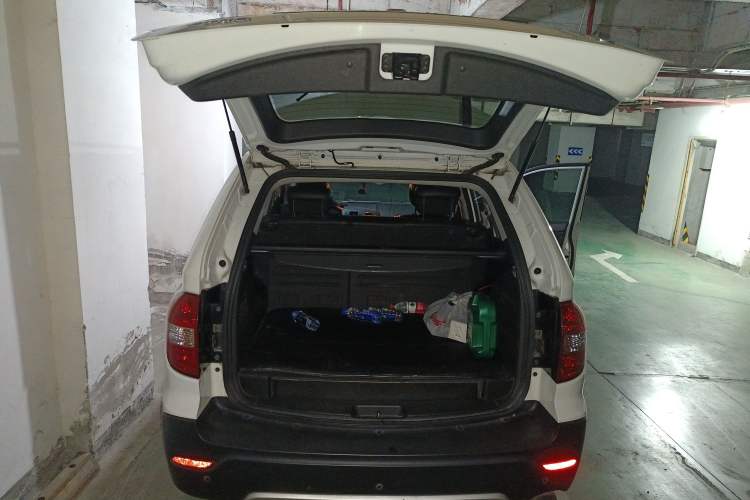 Used Roewe W5 2011 1.8T 4WD Automatic High-Rise Edition Trunk