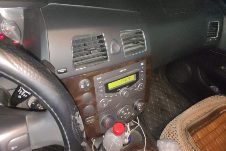 Used Roewe W5 2013 1.8T 2WD Automatic Xingyu Edition Audio And AC Panel