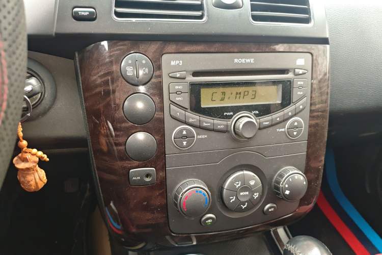 Used Roewe W5 2013 1.8T 2WD Automatic Xingyu Edition Audio And AC Panel