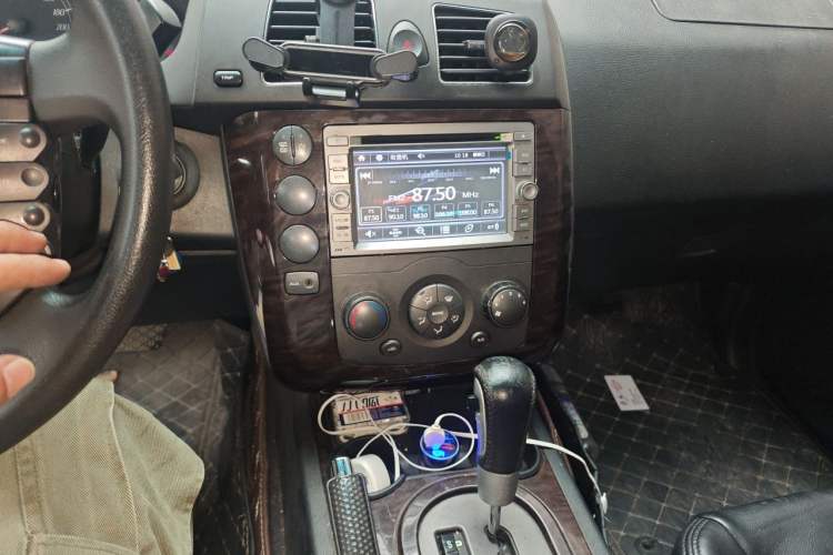 Used Roewe W5 2013 1.8T 2WD Automatic Xingyu Edition Audio And AC Panel