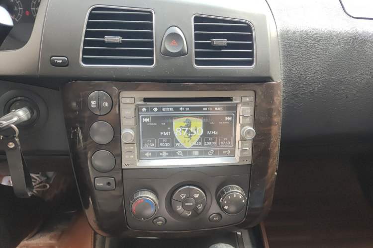 Used Roewe W5 2013 1.8T 2WD Automatic Xingyu Edition Audio And AC Panel