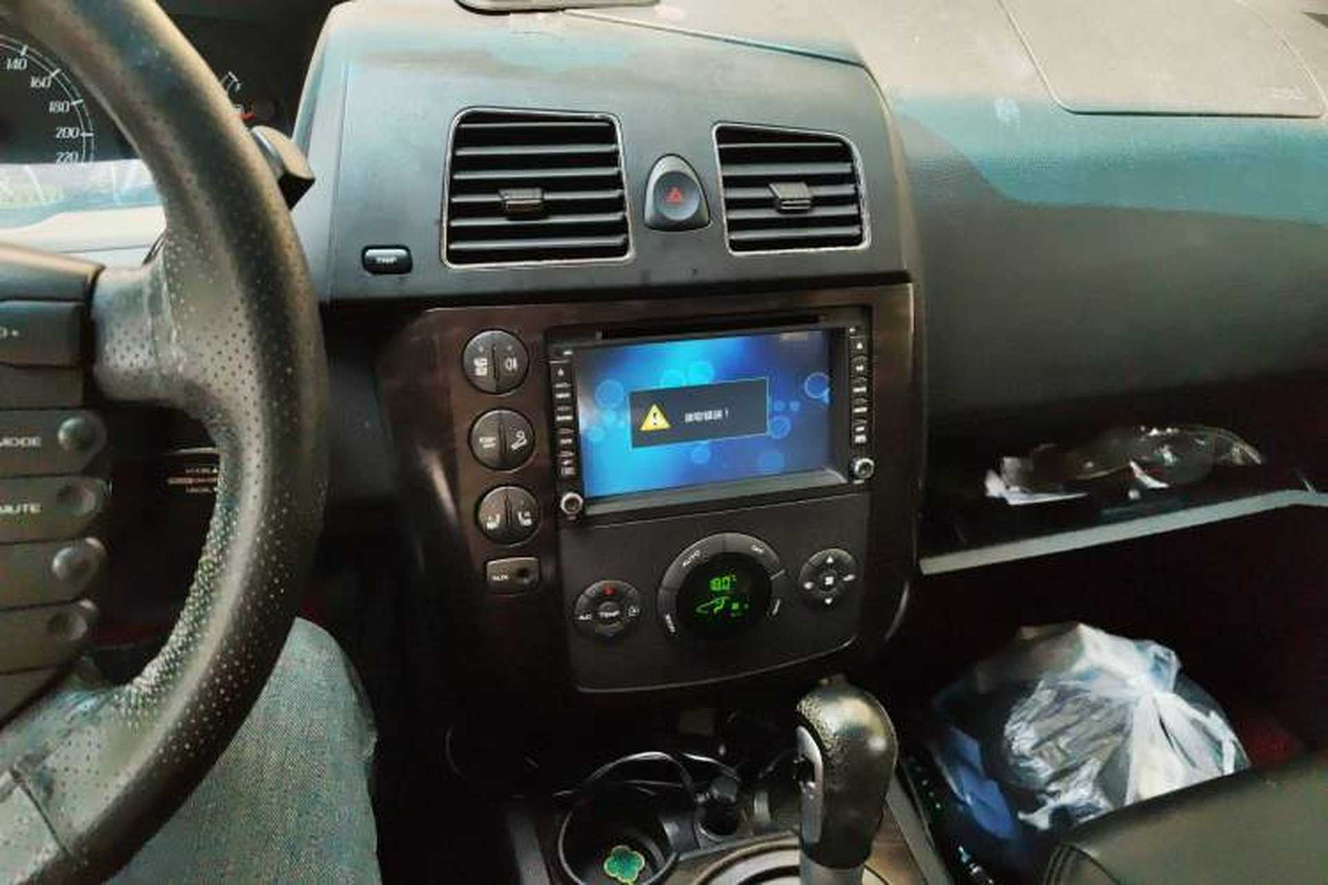 Used Roewe W5 2013 1.8T 4WD Automatic High-End Model Audio And AC Panel