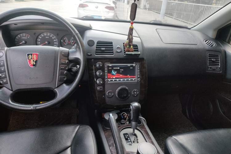 Used Roewe W5 2013 1.8T 4WD Automatic High-End Model Center Console