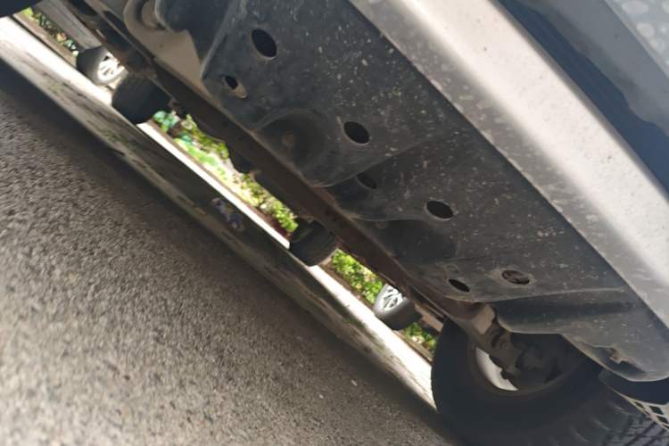 Used Roewe W5 2013 1.8T 2WD Automatic Xingyu Edition Chassis Front