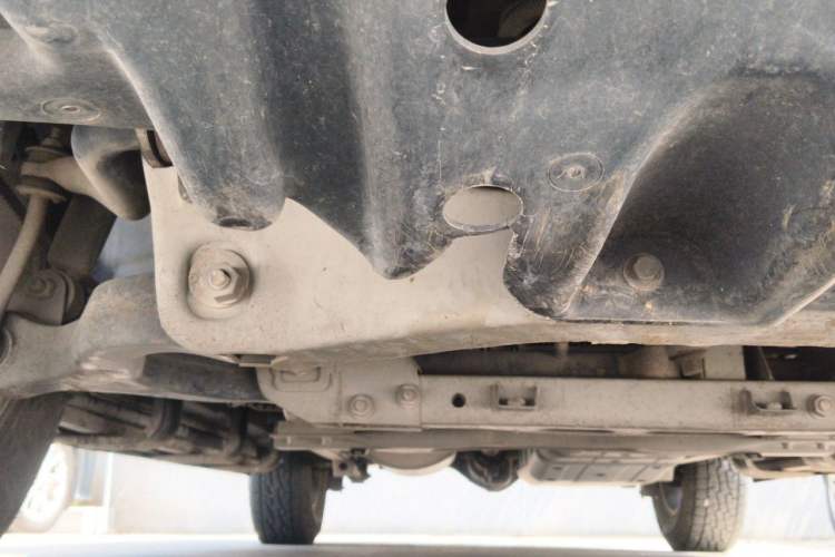 Used Roewe W5 2013 1.8T 2WD Automatic Xingyu Edition Chassis Front