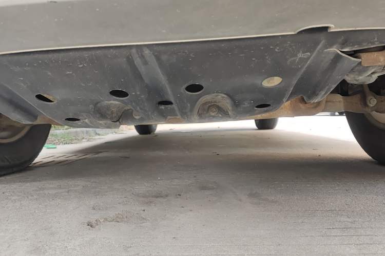 Used Roewe W5 2013 1.8T 2WD Automatic Xingyu Edition Chassis Front