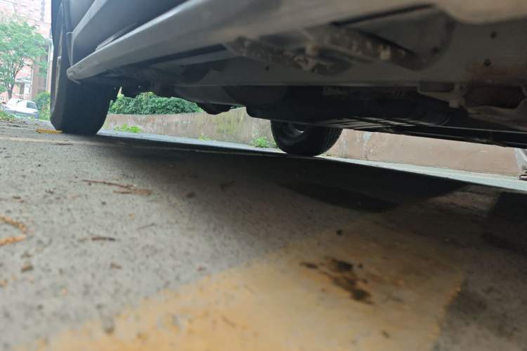 Used Roewe W5 2013 1.8T 2WD Automatic Xingyu Edition Chassis Front Right