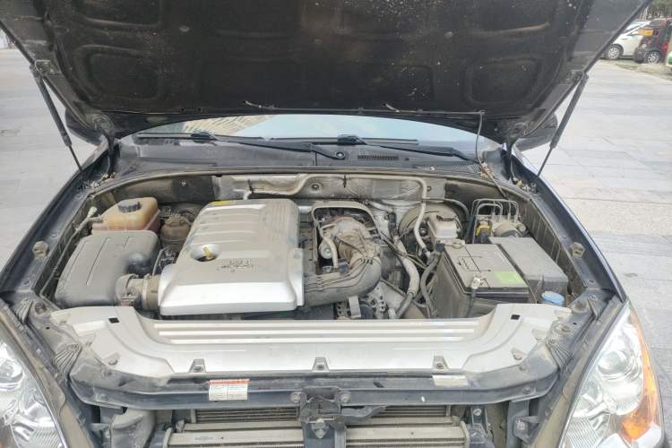 Used Roewe W5 2013 1.8T 4WD Automatic High-End Model Engine Bay