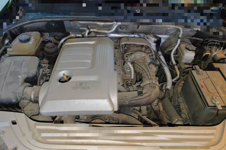 Used Roewe W5 2013 1.8T 4WD Automatic High-End Model Engine Bay
