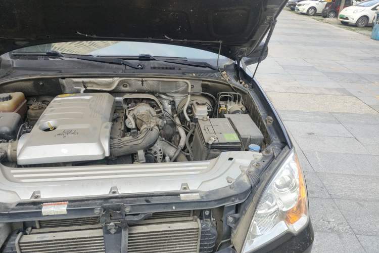 Used Roewe W5 2013 1.8T 4WD Automatic High-End Model Engine Bay Left