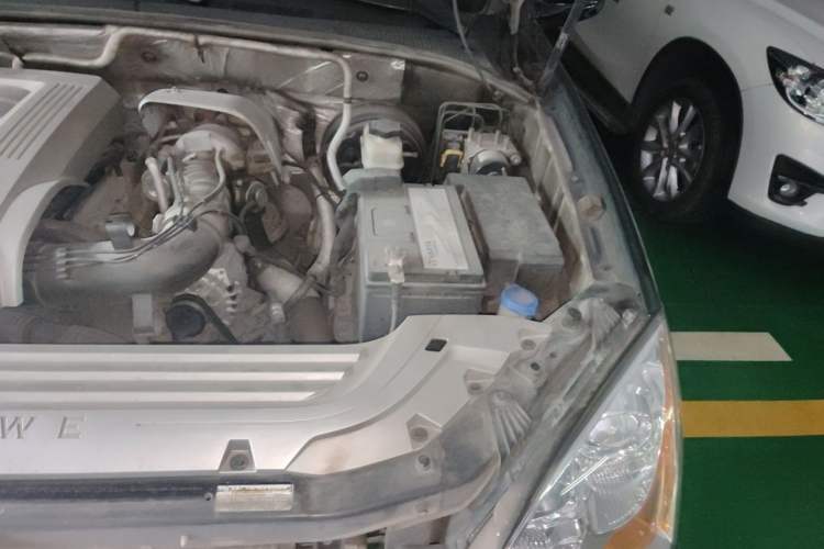 Used Roewe W5 2013 1.8T 2WD Automatic Xingyu Edition Engine Bay Left