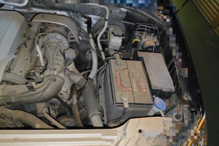 Used Roewe W5 2013 1.8T 4WD Automatic High-End Model Engine Bay Left