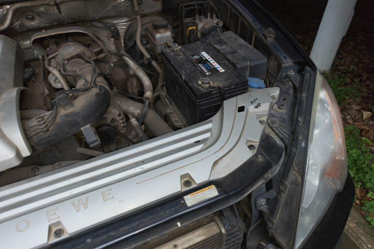 Used Roewe W5 2013 1.8T 2WD Automatic Xingyu Edition Engine Bay Left