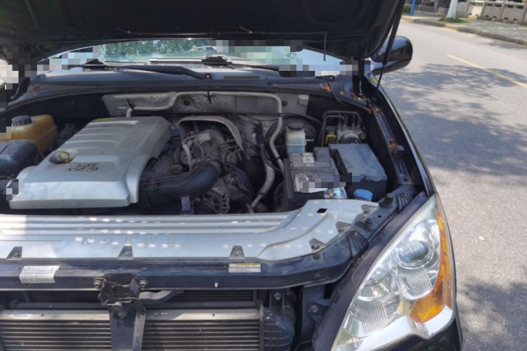 Used Roewe W5 2013 1.8T 4WD Automatic High-End Model Engine Bay Left