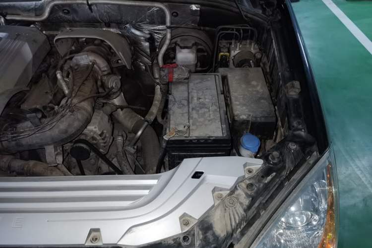 Used Roewe W5 2013 1.8T 4WD Automatic High-End Model Engine Bay Left