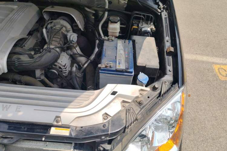 Used Roewe W5 2013 1.8T 4WD Automatic High-End Model Engine Bay Left