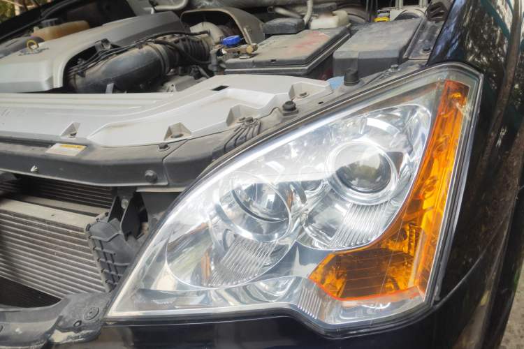 Used Roewe W5 2013 1.8T 2WD Automatic Xingyu Edition Engine Bay Left
