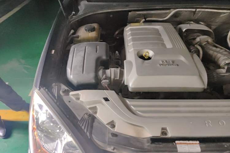 Used Roewe W5 2013 1.8T 2WD Automatic Xingyu Edition Engine Bay Right