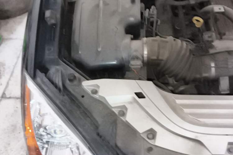 Used Roewe W5 2013 1.8T 2WD Automatic Xingyu Edition Engine Bay Right