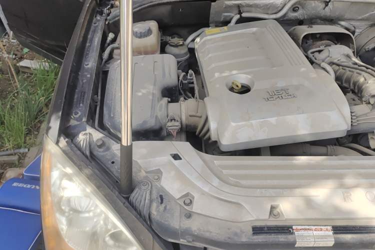 Used Roewe W5 2013 1.8T 2WD Automatic Xingyu Edition Engine Bay Right