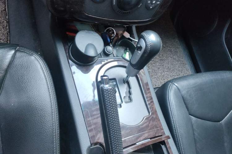 Used Roewe W5 2013 1.8T 4WD Automatic High-End Model Gear Lever