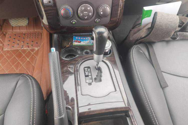 Used Roewe W5 2013 1.8T 2WD Automatic Xingyu Edition Gear Lever