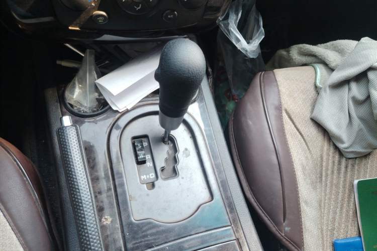 Used Roewe W5 2013 1.8T 2WD Automatic Xingyu Edition Gear Lever