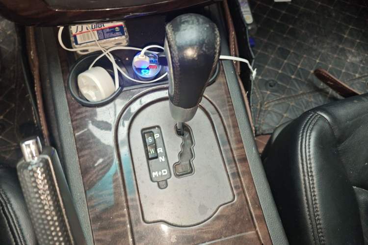 Used Roewe W5 2013 1.8T 2WD Automatic Xingyu Edition Gear Lever