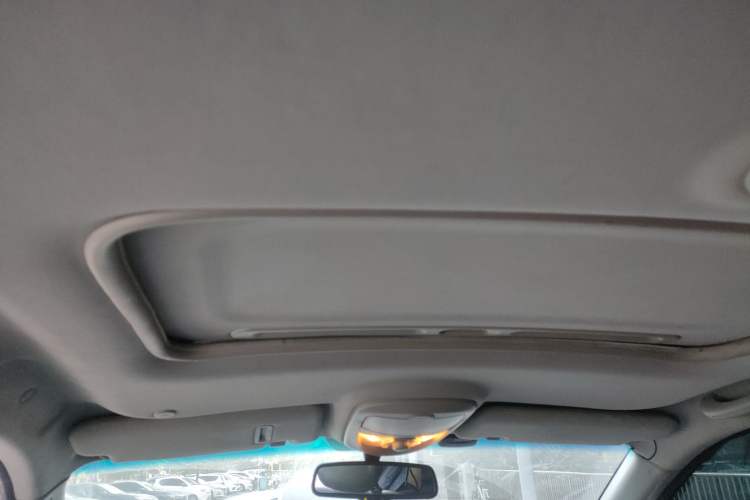 Used Roewe W5 2013 1.8T 4WD Automatic High-End Model Headliner
