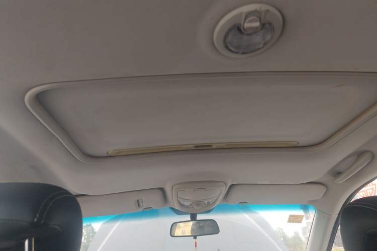 Used Roewe W5 2013 1.8T 2WD Automatic Xingyu Edition Headliner
