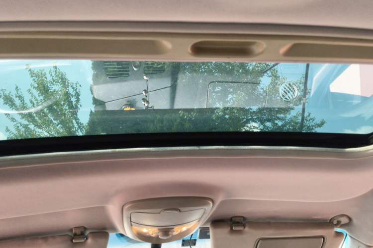 Used Roewe W5 2013 1.8T 2WD Automatic Xingyu Edition Headliner