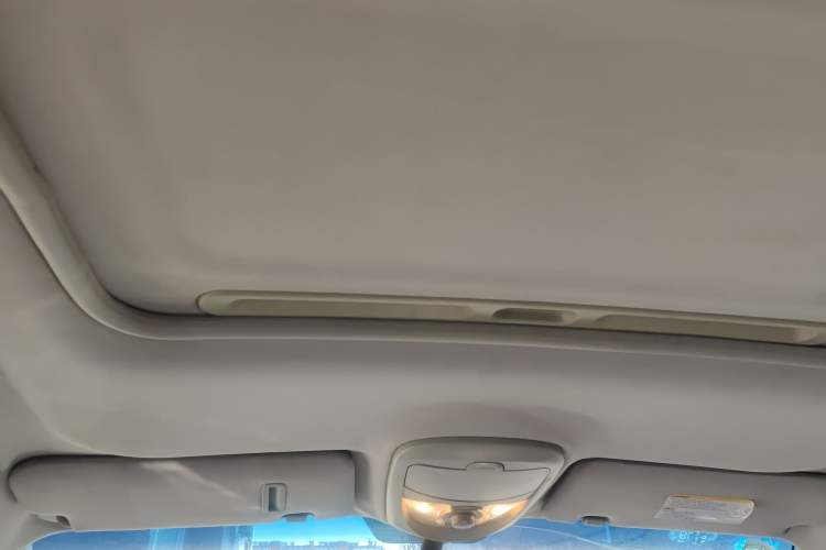 Used Roewe W5 2013 1.8T 2WD Automatic Xingyu Edition Headliner
