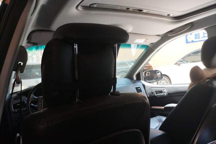 Used Roewe W5 2013 1.8T 4WD Automatic High-End Model Headliner