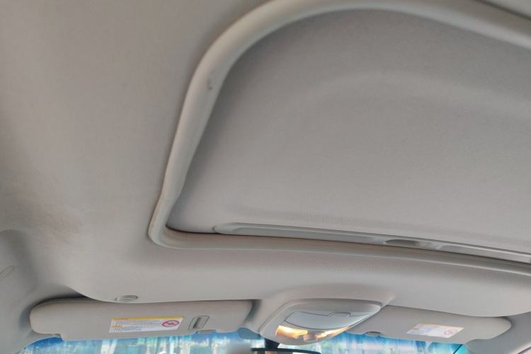 Used Roewe W5 2013 1.8T 4WD Automatic High-End Model Headliner