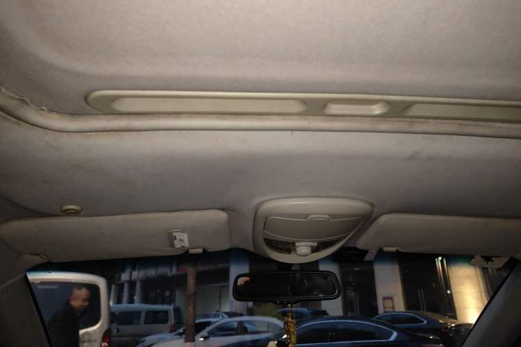 Used Roewe W5 2013 1.8T 4WD Automatic High-End Model Headliner