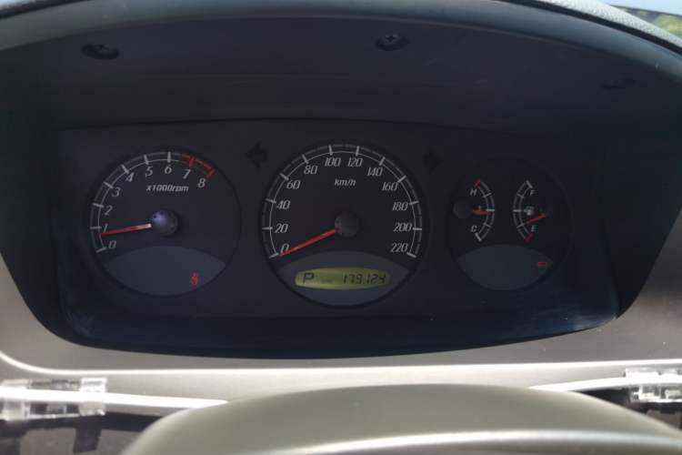 Used Roewe W5 2013 1.8T 4WD Automatic High-End Model Instrument Cluster