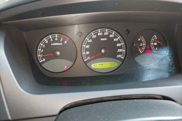 Used Roewe W5 2013 1.8T 4WD Automatic High-End Model Instrument Cluster