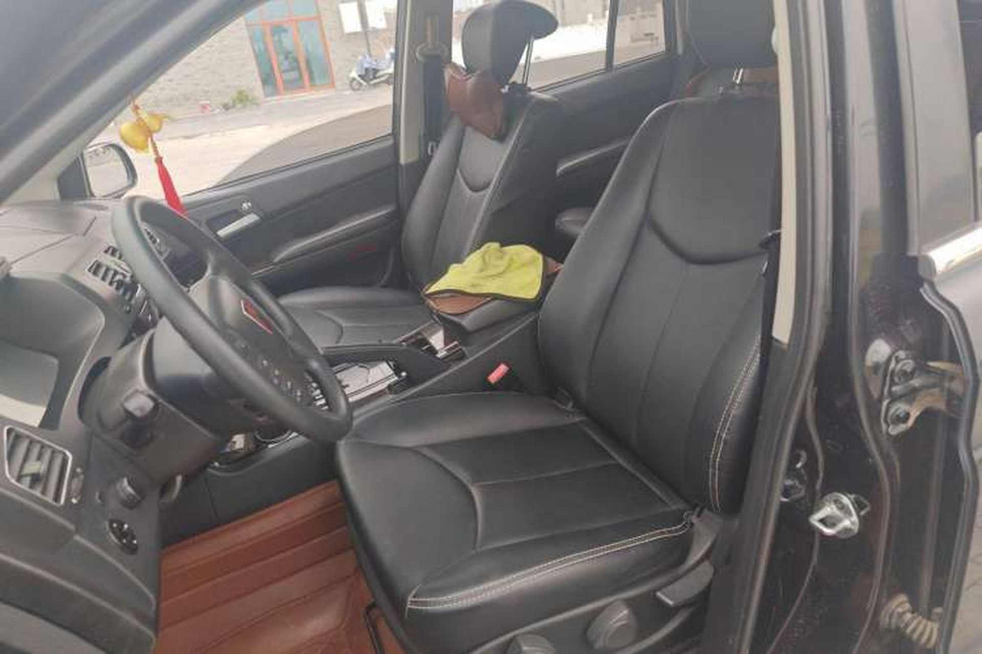 Used Roewe W5 2013 1.8T 2WD Automatic Xingyu Edition Left Front Seat