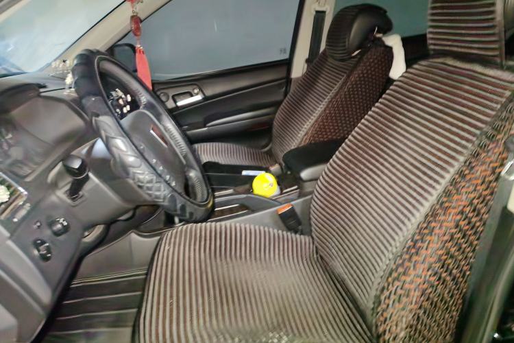 Used Roewe W5 2013 1.8T 4WD Automatic High-End Model Left Front Seat