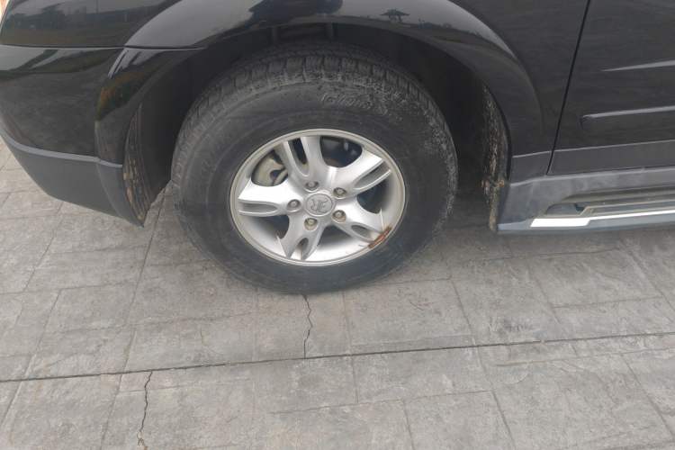 Used Roewe W5 2013 1.8T 2WD Automatic Xingyu Edition Left Front Wheel Hub